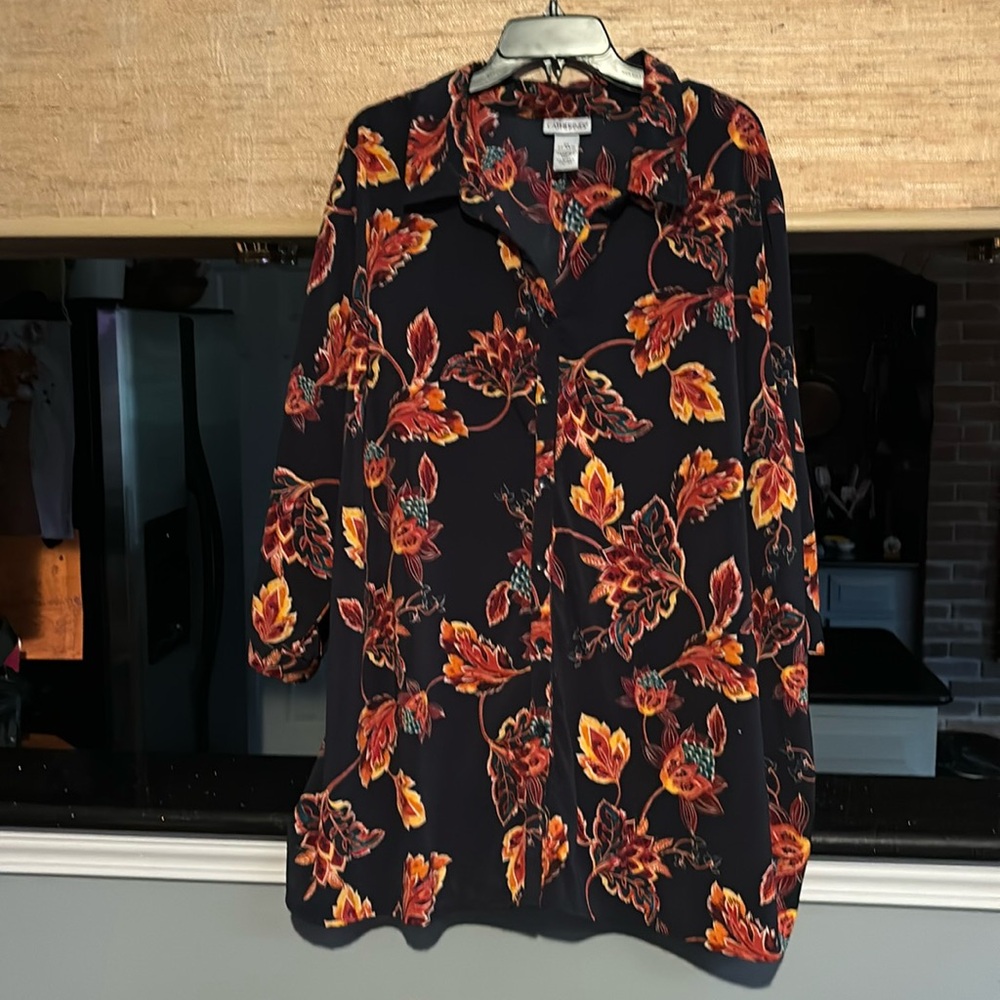 Catherines button up 3/4 sleeve autumn leaves on black top
